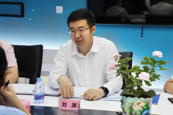 坂田街道黨工委書記劉淵走訪瑪威爾顯控，共謀發展新篇章